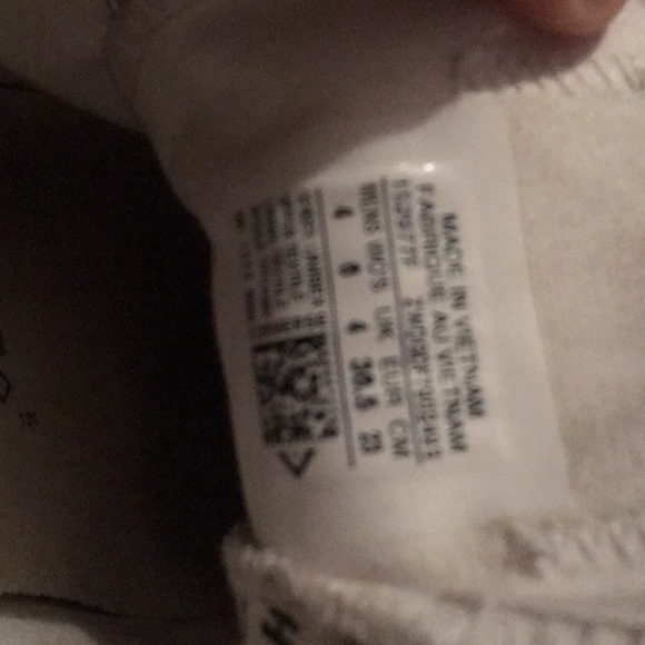 Converse - Picture 3 of 3